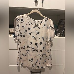 Joie Floral Print silk Women's Top - White, pink and Blue, size M